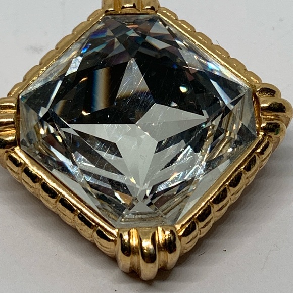 Vintage Christian Dior Crystal Gold tone Clip on Earrings - Picture 4 of 9